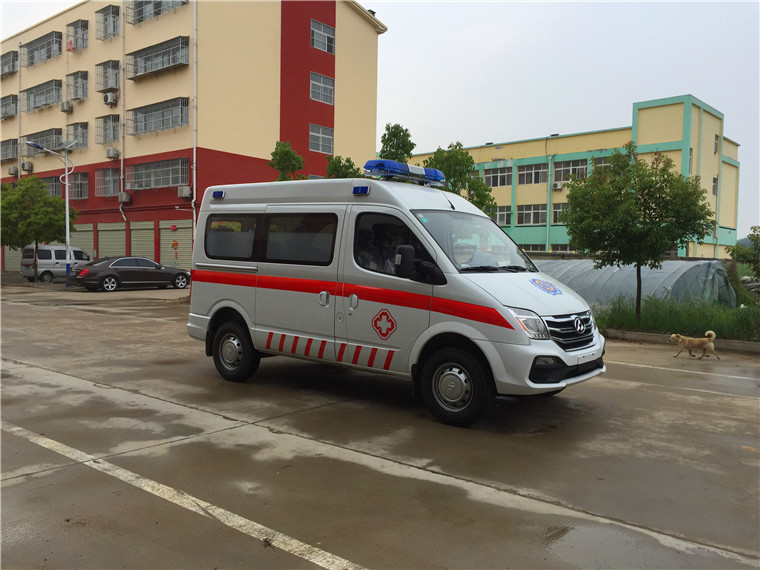 上汽大通短軸救護(hù)車(chē)(國(guó)五)圖片2