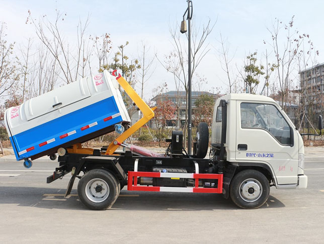 福田小卡之星3國(guó)六車廂可卸式垃圾車圖片2