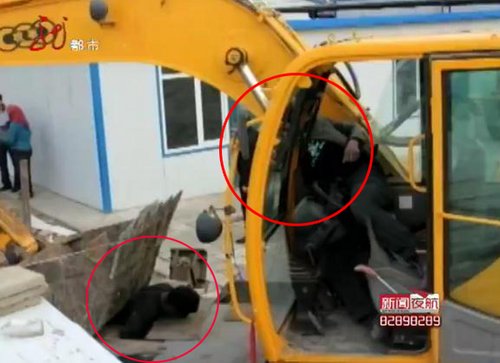 事故中不幸遇難的兩個人（圖左為李寶林，圖右為挖土機(jī)司機(jī)）。