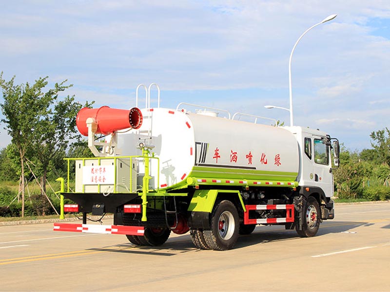 國(guó)六15方東風(fēng)霧炮灑水車(chē)圖片3