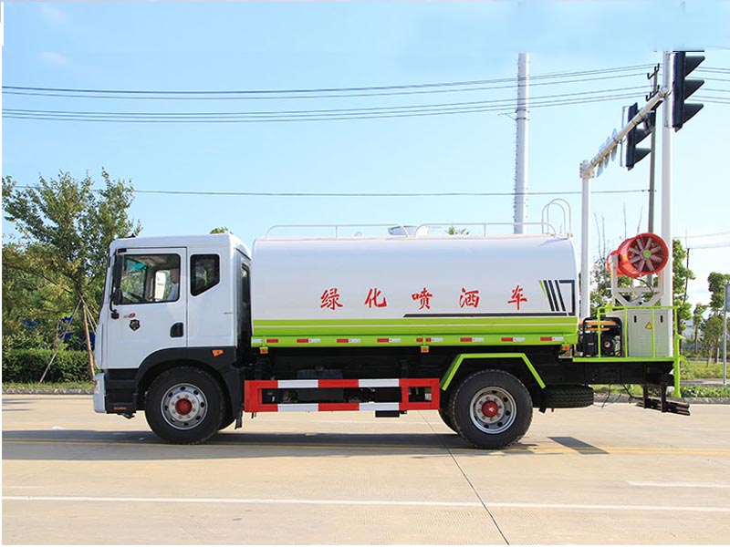 國(guó)六15方東風(fēng)霧炮灑水車(chē)圖片2